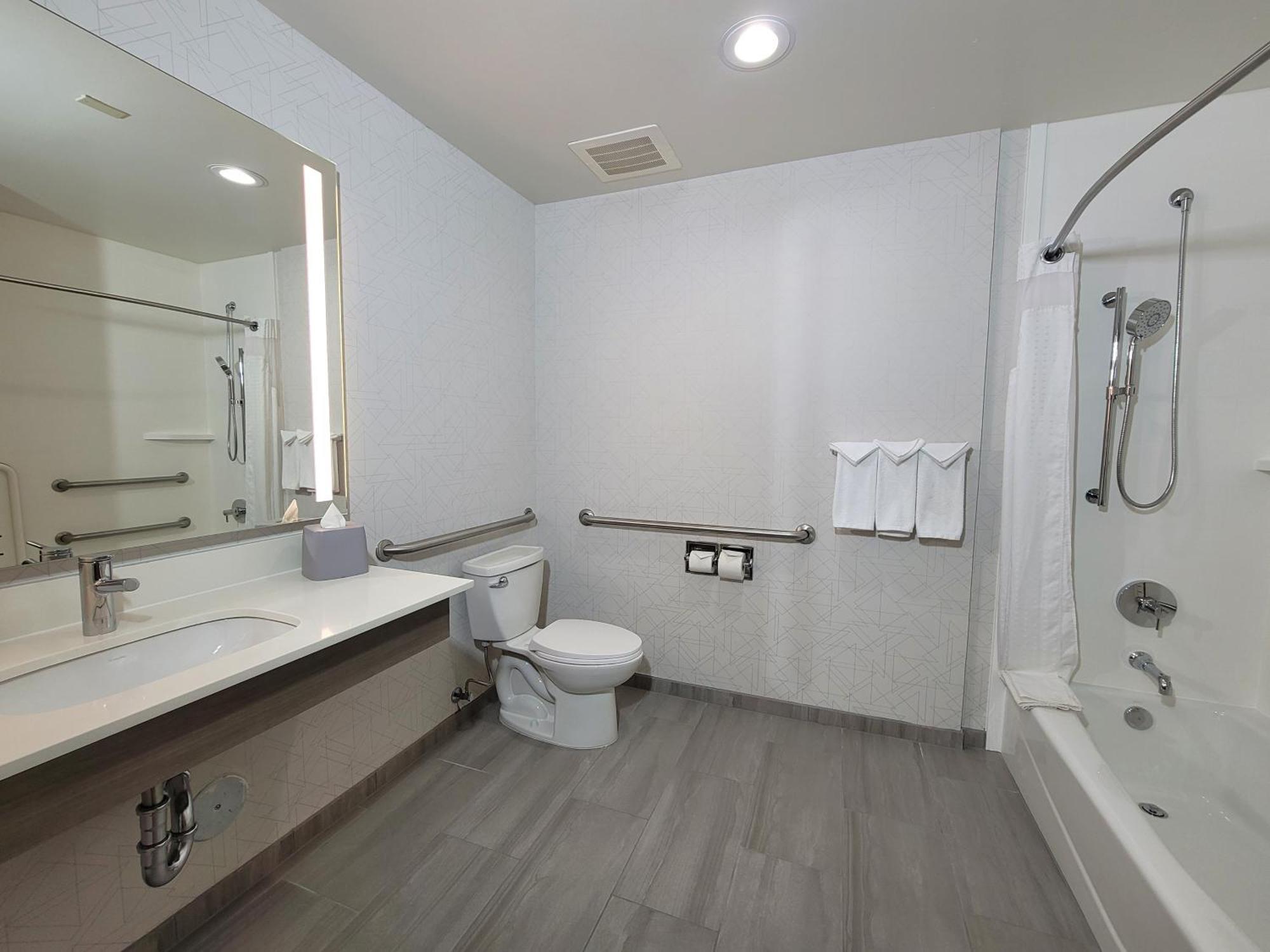 Hotel Express San Diego South - By Ihg 3*