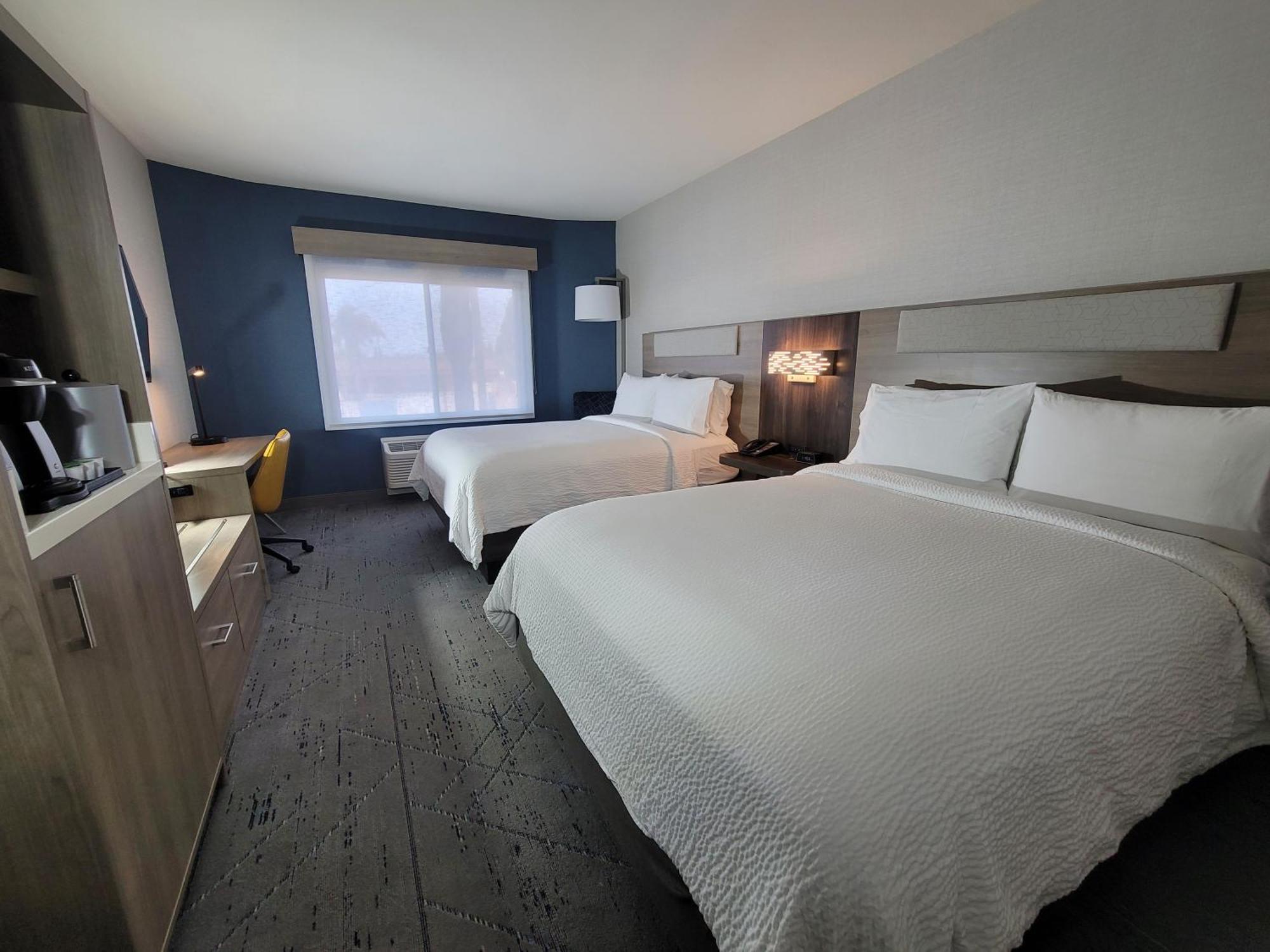 Hotel Express San Diego South - By Ihg