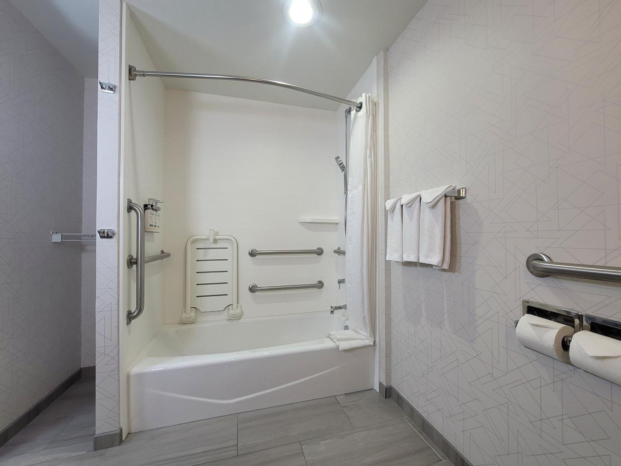 Express San Diego South - By Ihg Hotel