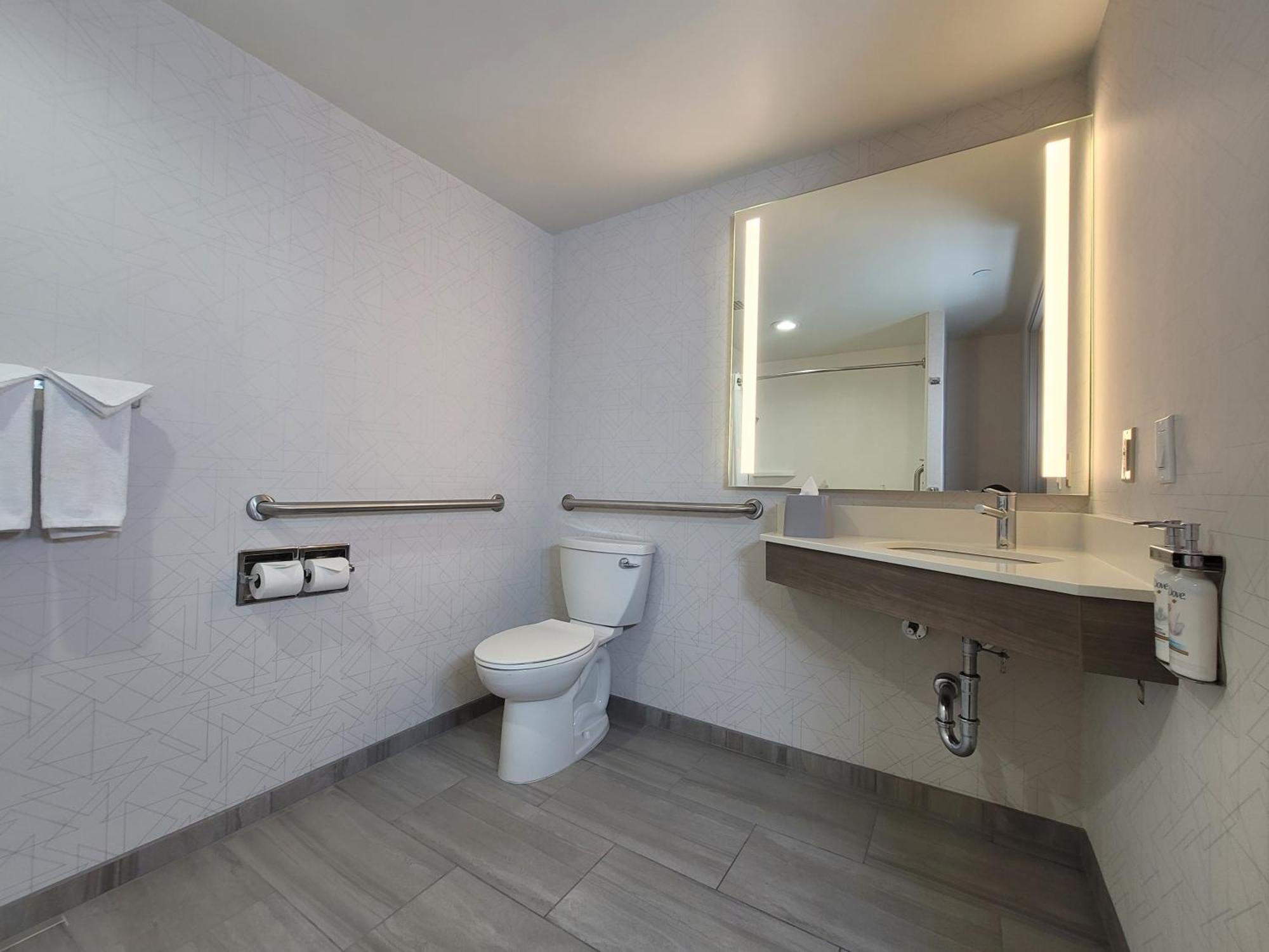 Hotel Express San Diego South - By Ihg